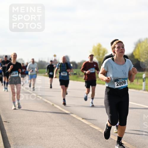 12.04.2026 - 45. Internationalen Wilhelmsburger Insellauf Dr. Thomas Lammeyer http://msf.ph/oto/9444981 12.04.2026 10:20:47 Laufen 2809, 3952 meine-sportfotos.de