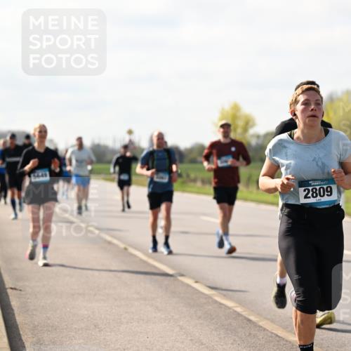 12.04.2026 - 45. Internationalen Wilhelmsburger Insellauf Dr. Thomas Lammeyer http://msf.ph/oto/9444983 12.04.2026 10:20:48 Laufen 5649, 2809 meine-sportfotos.de