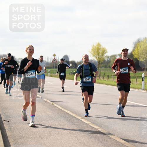 12.04.2026 - 45. Internationalen Wilhelmsburger Insellauf Dr. Thomas Lammeyer http://msf.ph/oto/9444991 12.04.2026 10:20:49 Laufen 5649, 3063, 3060 meine-sportfotos.de