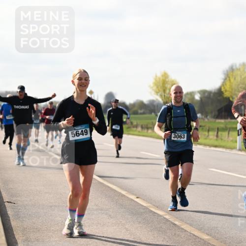 12.04.2026 - 45. Internationalen Wilhelmsburger Insellauf Dr. Thomas Lammeyer http://msf.ph/oto/9444997 12.04.2026 10:20:50 Laufen 5649, 3063, 3060 meine-sportfotos.de