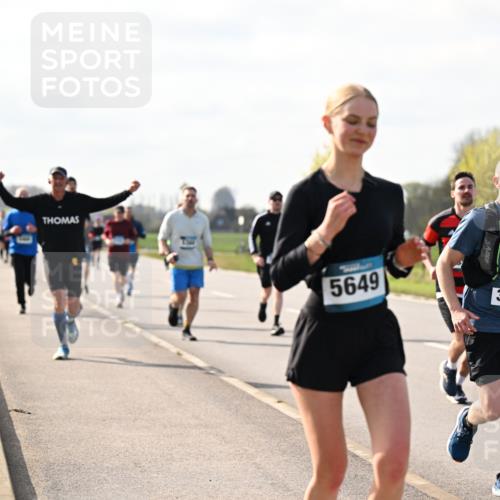 12.04.2026 - 45. Internationalen Wilhelmsburger Insellauf Dr. Thomas Lammeyer http://msf.ph/oto/9445000 12.04.2026 10:20:51 Laufen 5649, 3063 meine-sportfotos.de