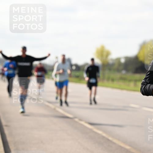 12.04.2026 - 45. Internationalen Wilhelmsburger Insellauf Dr. Thomas Lammeyer http://msf.ph/oto/9445004 12.04.2026 10:20:51 Laufen 45, 564 meine-sportfotos.de