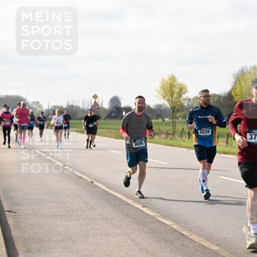 12.04.2026 - 45. Internationalen Wilhelmsburger Insellauf Dr. Thomas Lammeyer http://msf.ph/oto/9445028 12.04.2026 10:20:58 Laufen 3695, 5039, 3722 meine-sportfotos.de