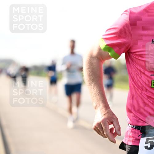 12.04.2026 - 45. Internationalen Wilhelmsburger Insellauf Dr. Thomas Lammeyer http://msf.ph/oto/9445077 12.04.2026 10:21:09 Laufen 45, 5578 meine-sportfotos.de