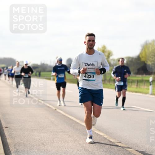 12.04.2026 - 45. Internationalen Wilhelmsburger Insellauf Dr. Thomas Lammeyer http://msf.ph/oto/9445080 12.04.2026 10:21:10 Laufen 4330 meine-sportfotos.de