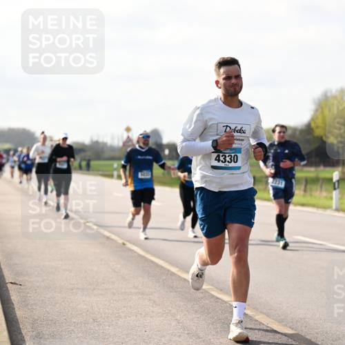 12.04.2026 - 45. Internationalen Wilhelmsburger Insellauf Dr. Thomas Lammeyer http://msf.ph/oto/9445082 12.04.2026 10:21:10 Laufen 4330, 3231 meine-sportfotos.de