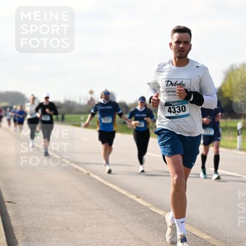 12.04.2026 - 45. Internationalen Wilhelmsburger Insellauf Dr. Thomas Lammeyer http://msf.ph/oto/9445084 12.04.2026 10:21:10 Laufen 4330, 2331 meine-sportfotos.de