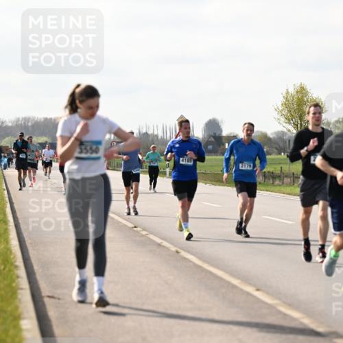 12.04.2026 - 45. Internationalen Wilhelmsburger Insellauf Dr. Thomas Lammeyer http://msf.ph/oto/9445122 12.04.2026 10:21:21 Laufen 3550, 4185, 2179, 3624 meine-sportfotos.de