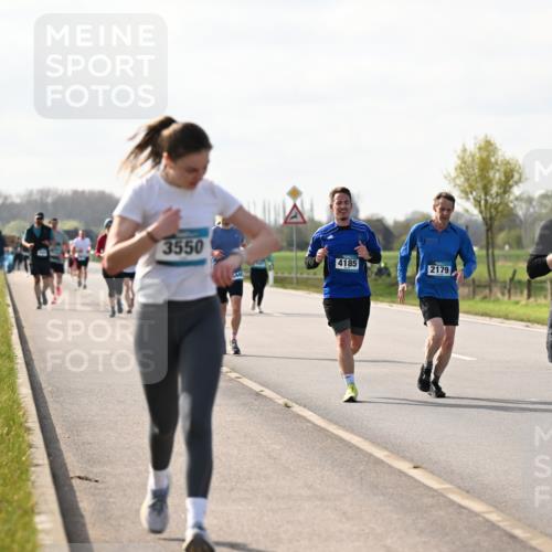 12.04.2026 - 45. Internationalen Wilhelmsburger Insellauf Dr. Thomas Lammeyer http://msf.ph/oto/9445125 12.04.2026 10:21:22 Laufen 3550, 4185, 2179, 2706, 3 meine-sportfotos.de