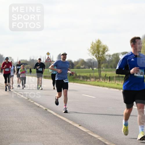 12.04.2026 - 45. Internationalen Wilhelmsburger Insellauf Dr. Thomas Lammeyer http://msf.ph/oto/9445133 12.04.2026 10:21:25 Laufen 5445, 4185 meine-sportfotos.de