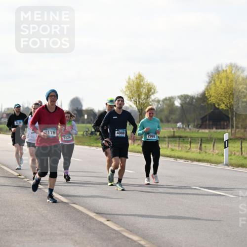 12.04.2026 - 45. Internationalen Wilhelmsburger Insellauf Dr. Thomas Lammeyer http://msf.ph/oto/9445150 12.04.2026 10:21:30 Laufen 3228, 4424, 2176, 3326, 4088, 2992 meine-sportfotos.de