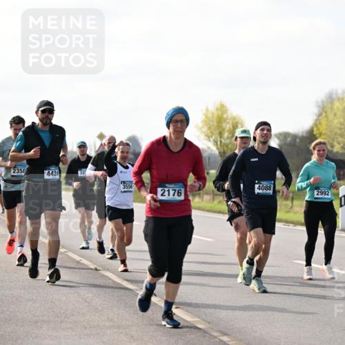 12.04.2026 - 45. Internationalen Wilhelmsburger Insellauf Dr. Thomas Lammeyer http://msf.ph/oto/9445155 12.04.2026 10:21:32 Laufen 2358, 4424, 32, 3556, 2176, 4088, 2992 meine-sportfotos.de