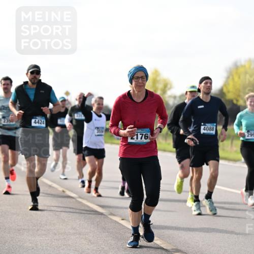 12.04.2026 - 45. Internationalen Wilhelmsburger Insellauf Dr. Thomas Lammeyer http://msf.ph/oto/9445158 12.04.2026 10:21:32 Laufen 4424, 2176, 4088, 2992 meine-sportfotos.de