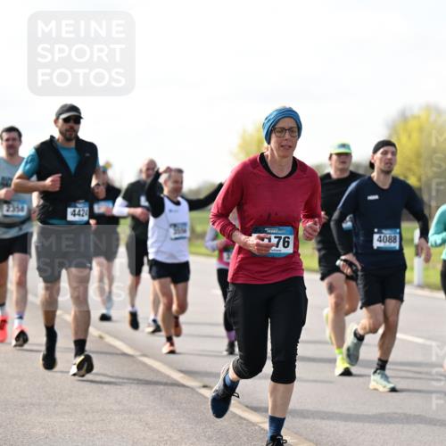 12.04.2026 - 45. Internationalen Wilhelmsburger Insellauf Dr. Thomas Lammeyer http://msf.ph/oto/9445160 12.04.2026 10:21:32 Laufen 4424, 176, 4088, 2992 meine-sportfotos.de