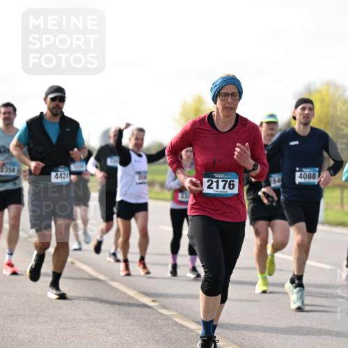 12.04.2026 - 45. Internationalen Wilhelmsburger Insellauf Dr. Thomas Lammeyer http://msf.ph/oto/9445161 12.04.2026 10:21:32 Laufen 2350, 4424, 2176, 4088, 2992 meine-sportfotos.de