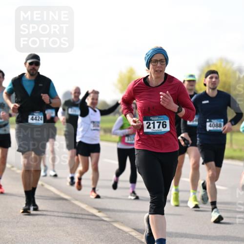 12.04.2026 - 45. Internationalen Wilhelmsburger Insellauf Dr. Thomas Lammeyer http://msf.ph/oto/9445162 12.04.2026 10:21:33 Laufen 4424, 3321, 4, 2176, 4088 meine-sportfotos.de