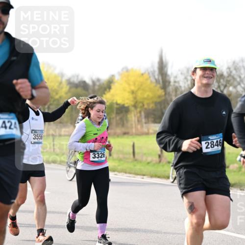 12.04.2026 - 45. Internationalen Wilhelmsburger Insellauf Dr. Thomas Lammeyer http://msf.ph/oto/9445172 12.04.2026 10:21:35 Laufen 4424, 3556, 3326, 2846, 4088 meine-sportfotos.de