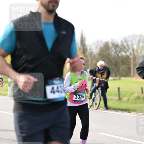 12.04.2026 - 45. Internationalen Wilhelmsburger Insellauf Dr. Thomas Lammeyer http://msf.ph/oto/9445176 12.04.2026 10:21:35 Laufen 3357, 442, 3326, 28 meine-sportfotos.de
