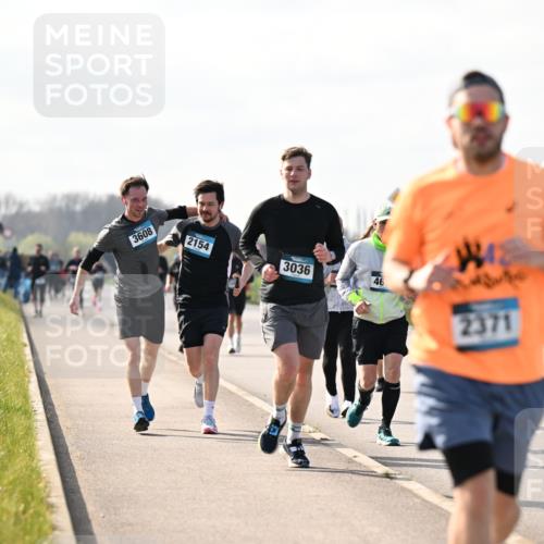 12.04.2026 - 45. Internationalen Wilhelmsburger Insellauf Dr. Thomas Lammeyer http://msf.ph/oto/9445234 12.04.2026 10:22:18 Laufen 3608, 2154, 3036, 46, 2371 meine-sportfotos.de