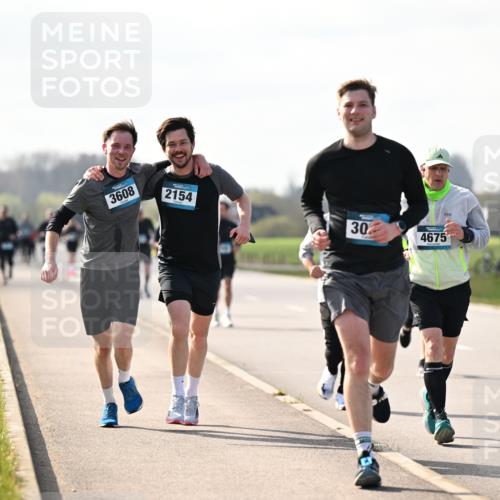 12.04.2026 - 45. Internationalen Wilhelmsburger Insellauf Dr. Thomas Lammeyer http://msf.ph/oto/9445241 12.04.2026 10:22:18 Laufen 3608, 2154, 30, 4675 meine-sportfotos.de