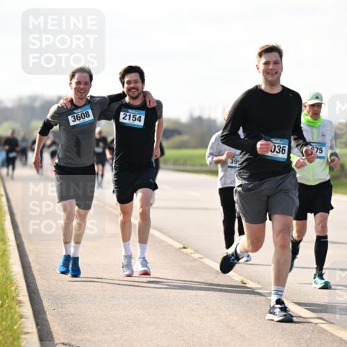 12.04.2026 - 45. Internationalen Wilhelmsburger Insellauf Dr. Thomas Lammeyer http://msf.ph/oto/9445244 12.04.2026 10:22:19 Laufen 3608, 2154, 399, 036, 75 meine-sportfotos.de