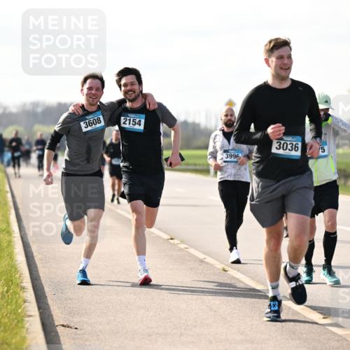 12.04.2026 - 45. Internationalen Wilhelmsburger Insellauf Dr. Thomas Lammeyer http://msf.ph/oto/9445248 12.04.2026 10:22:19 Laufen 3608, 2154, 3036, 15, 3996 meine-sportfotos.de