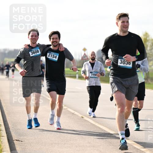 12.04.2026 - 45. Internationalen Wilhelmsburger Insellauf Dr. Thomas Lammeyer http://msf.ph/oto/9445252 12.04.2026 10:22:20 Laufen 3608, 2154, 399, 3036 meine-sportfotos.de