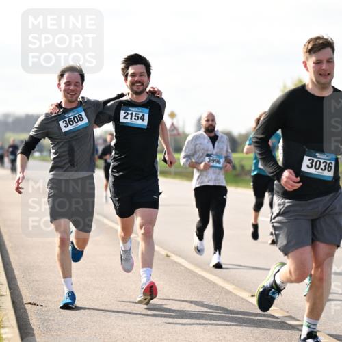 12.04.2026 - 45. Internationalen Wilhelmsburger Insellauf Dr. Thomas Lammeyer http://msf.ph/oto/9445256 12.04.2026 10:22:20 Laufen 3608, 2154, 3996, 3036 meine-sportfotos.de