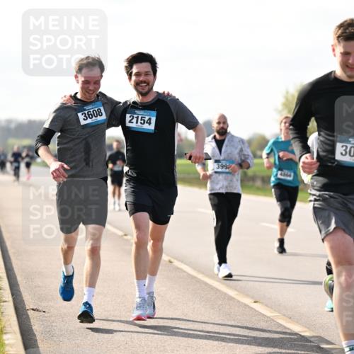 12.04.2026 - 45. Internationalen Wilhelmsburger Insellauf Dr. Thomas Lammeyer http://msf.ph/oto/9445258 12.04.2026 10:22:21 Laufen 3608, 2154, 3992, 3033 meine-sportfotos.de