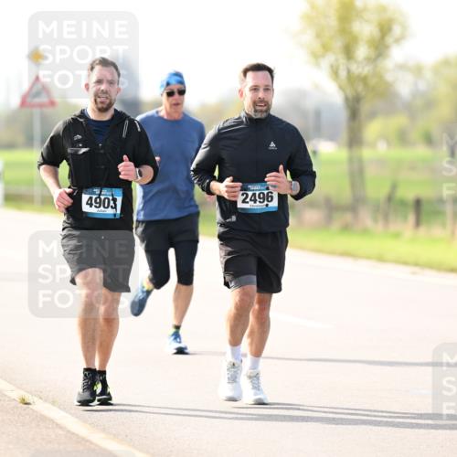 12.04.2026 - 45. Internationalen Wilhelmsburger Insellauf Dr. Thomas Lammeyer http://msf.ph/oto/9445284 12.04.2026 10:22:27 Laufen 4903, 2496 meine-sportfotos.de