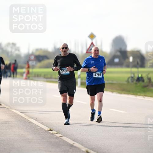 12.04.2026 - 45. Internationalen Wilhelmsburger Insellauf Dr. Thomas Lammeyer http://msf.ph/oto/9445293 12.04.2026 10:22:31 Laufen 3887, 1923, 3488, 4756 meine-sportfotos.de