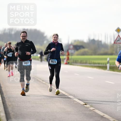 12.04.2026 - 45. Internationalen Wilhelmsburger Insellauf Dr. Thomas Lammeyer http://msf.ph/oto/9445310 12.04.2026 10:22:34 Laufen 3923, 3887, 4756, 3488 meine-sportfotos.de