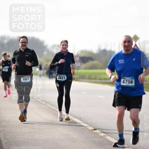 12.04.2026 - 45. Internationalen Wilhelmsburger Insellauf Dr. Thomas Lammeyer http://msf.ph/oto/9445315 12.04.2026 10:22:35 Laufen 3923, 3887, 4756 meine-sportfotos.de