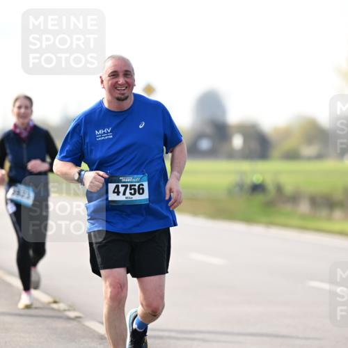 12.04.2026 - 45. Internationalen Wilhelmsburger Insellauf Dr. Thomas Lammeyer http://msf.ph/oto/9445318 12.04.2026 10:22:36 Laufen 11, 2523, 4756, 3488 meine-sportfotos.de