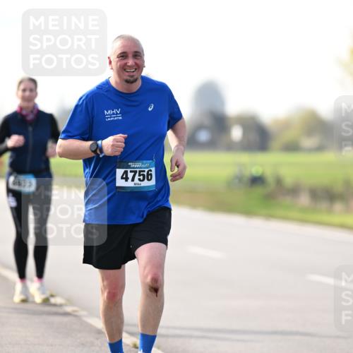 12.04.2026 - 45. Internationalen Wilhelmsburger Insellauf Dr. Thomas Lammeyer http://msf.ph/oto/9445319 12.04.2026 10:22:36 Laufen 3887, 111, 4756, 348 meine-sportfotos.de