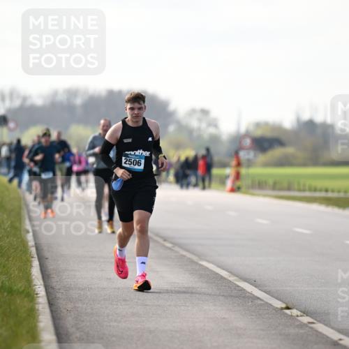 12.04.2026 - 45. Internationalen Wilhelmsburger Insellauf Dr. Thomas Lammeyer http://msf.ph/oto/9445332 12.04.2026 10:22:42 Laufen 2506 meine-sportfotos.de