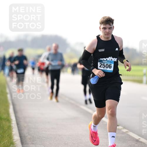 12.04.2026 - 45. Internationalen Wilhelmsburger Insellauf Dr. Thomas Lammeyer http://msf.ph/oto/9445359 12.04.2026 10:22:46 Laufen 2506 meine-sportfotos.de