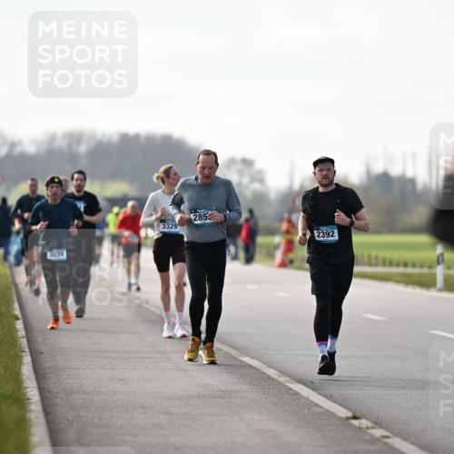 12.04.2026 - 45. Internationalen Wilhelmsburger Insellauf Dr. Thomas Lammeyer http://msf.ph/oto/9445361 12.04.2026 10:22:48 Laufen 3039, 3329, 2853, 2392 meine-sportfotos.de