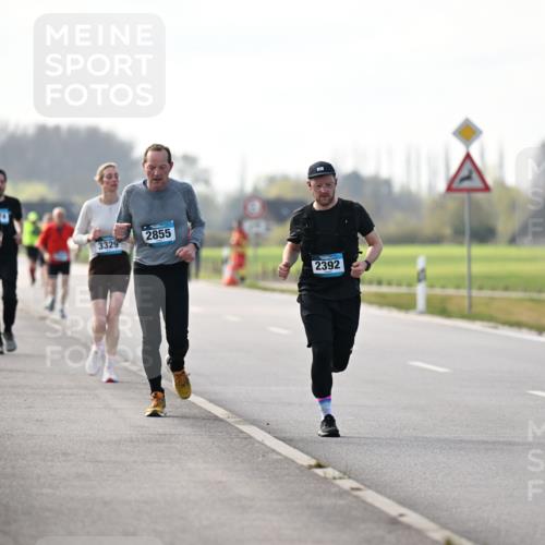 12.04.2026 - 45. Internationalen Wilhelmsburger Insellauf Dr. Thomas Lammeyer http://msf.ph/oto/9445368 12.04.2026 10:22:49 Laufen 3329, 3039, 2855, 133, 2392 meine-sportfotos.de