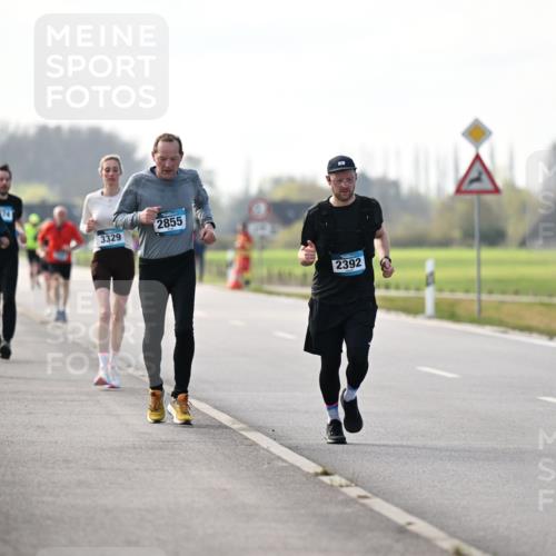 12.04.2026 - 45. Internationalen Wilhelmsburger Insellauf Dr. Thomas Lammeyer http://msf.ph/oto/9445369 12.04.2026 10:22:49 Laufen 3039, 3329, 2855, 2392 meine-sportfotos.de
