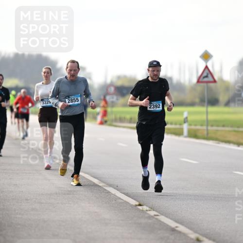 12.04.2026 - 45. Internationalen Wilhelmsburger Insellauf Dr. Thomas Lammeyer http://msf.ph/oto/9445370 12.04.2026 10:22:49 Laufen 3039, 3325, 2855, 2392 meine-sportfotos.de