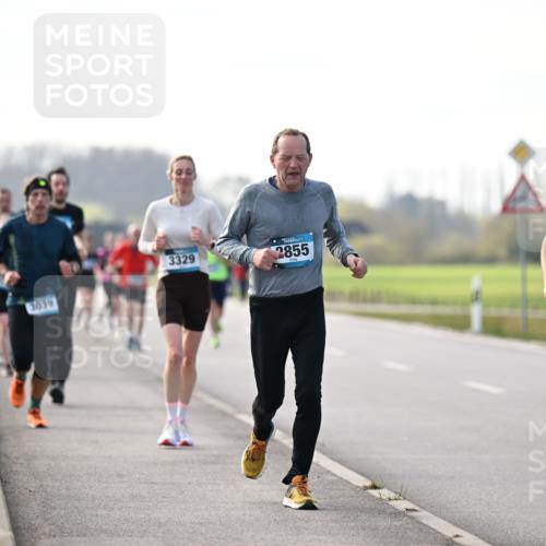 12.04.2026 - 45. Internationalen Wilhelmsburger Insellauf Dr. Thomas Lammeyer http://msf.ph/oto/9445390 12.04.2026 10:22:51 Laufen 3030, 3329, 2855, 2392 meine-sportfotos.de