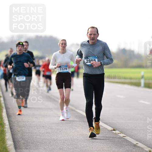 12.04.2026 - 45. Internationalen Wilhelmsburger Insellauf Dr. Thomas Lammeyer http://msf.ph/oto/9445392 12.04.2026 10:22:52 Laufen 3329, 2855, 2392 meine-sportfotos.de