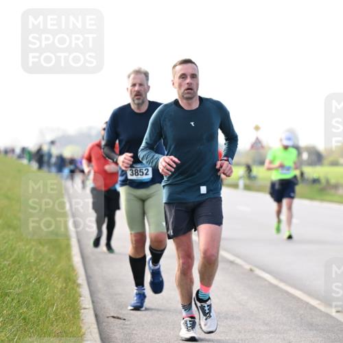 12.04.2026 - 45. Internationalen Wilhelmsburger Insellauf Dr. Thomas Lammeyer http://msf.ph/oto/9445424 12.04.2026 10:23:04 Laufen 3852 meine-sportfotos.de