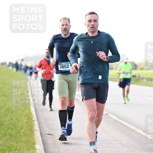 12.04.2026 - 45. Internationalen Wilhelmsburger Insellauf Dr. Thomas Lammeyer http://msf.ph/oto/9445428 12.04.2026 10:23:05 Laufen 3852 meine-sportfotos.de