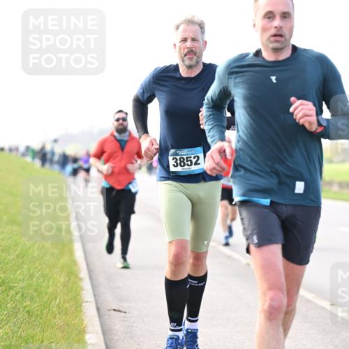 12.04.2026 - 45. Internationalen Wilhelmsburger Insellauf Dr. Thomas Lammeyer http://msf.ph/oto/9445429 12.04.2026 10:23:05 Laufen 3852 meine-sportfotos.de