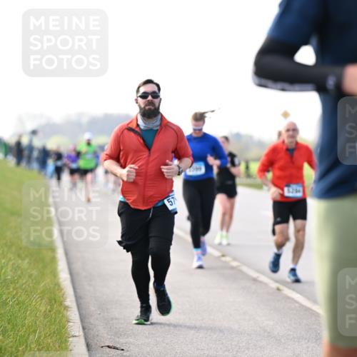 12.04.2026 - 45. Internationalen Wilhelmsburger Insellauf Dr. Thomas Lammeyer http://msf.ph/oto/9445433 12.04.2026 10:23:06 Laufen 57, 3852 meine-sportfotos.de
