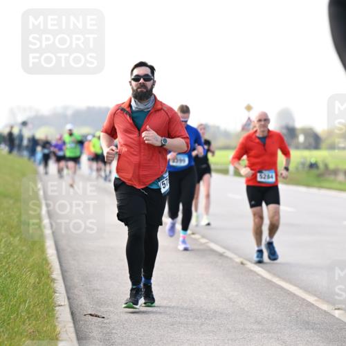 12.04.2026 - 45. Internationalen Wilhelmsburger Insellauf Dr. Thomas Lammeyer http://msf.ph/oto/9445436 12.04.2026 10:23:07 Laufen 157, 5284, 4789 meine-sportfotos.de