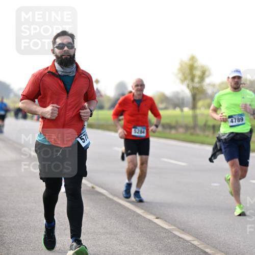 12.04.2026 - 45. Internationalen Wilhelmsburger Insellauf Dr. Thomas Lammeyer http://msf.ph/oto/9445444 12.04.2026 10:23:08 Laufen 576, 4789, 5284 meine-sportfotos.de