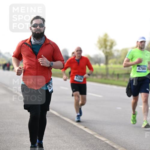 12.04.2026 - 45. Internationalen Wilhelmsburger Insellauf Dr. Thomas Lammeyer http://msf.ph/oto/9445446 12.04.2026 10:23:08 Laufen 157, 5284, 4789 meine-sportfotos.de